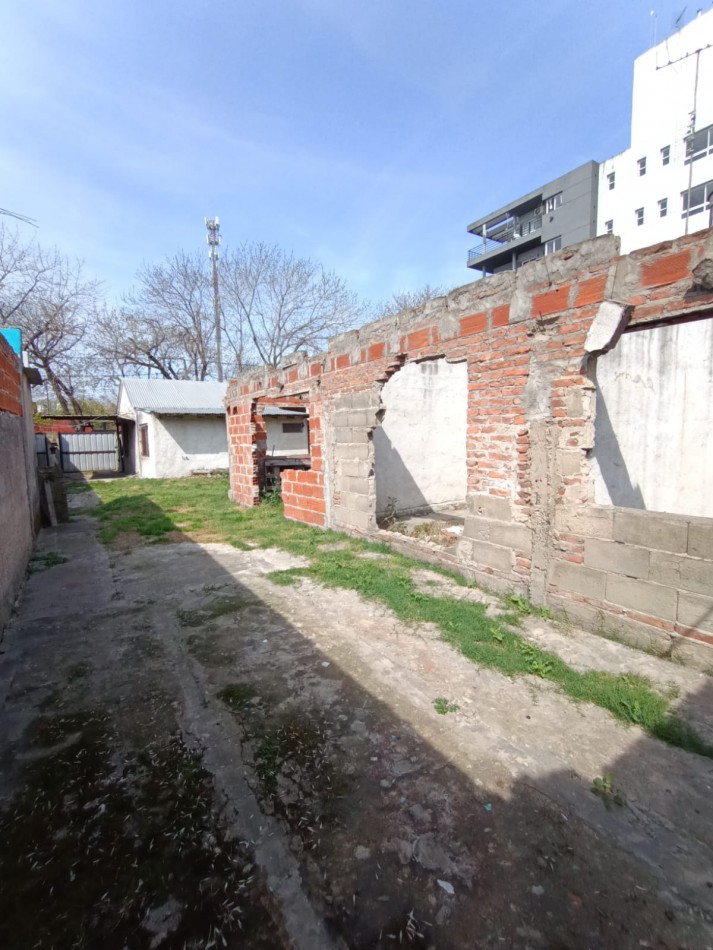 Casa y local en venta