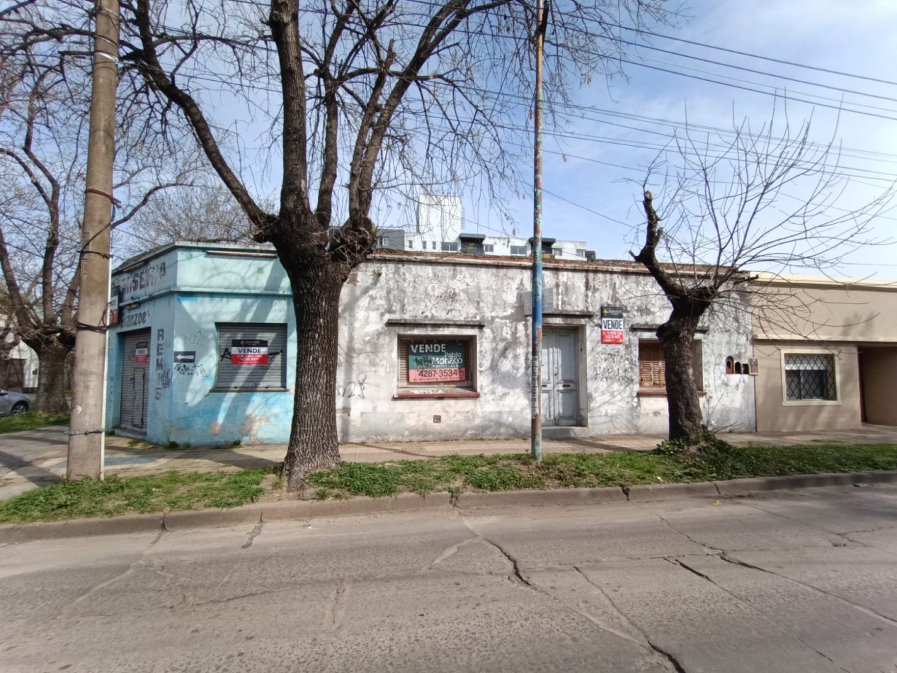 Casa y local en venta