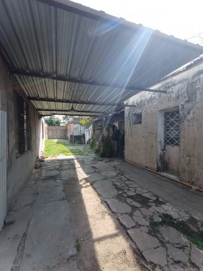 Casa y local en venta