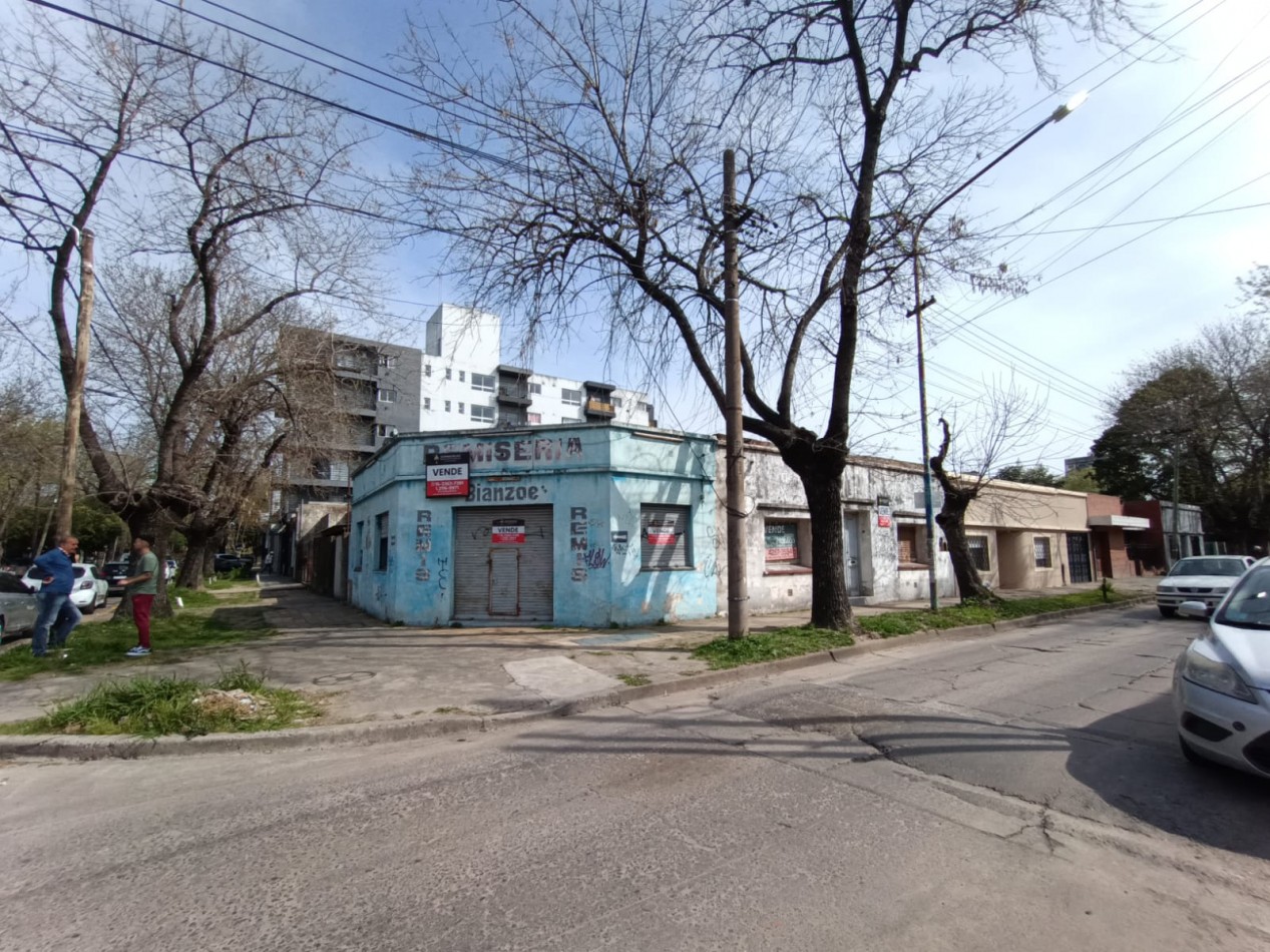 Casa y local en venta