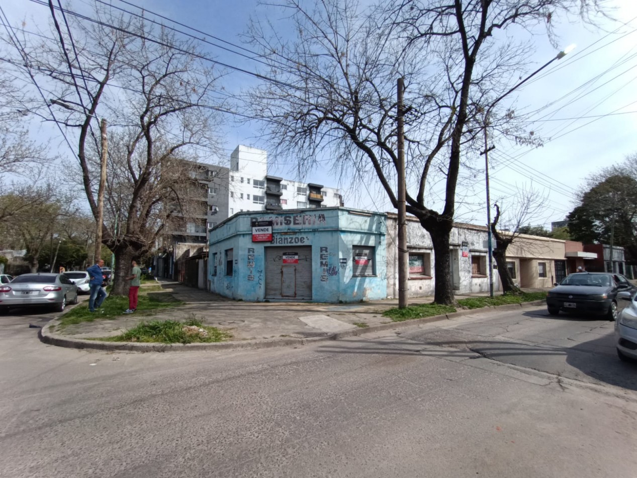 Casa y local en venta